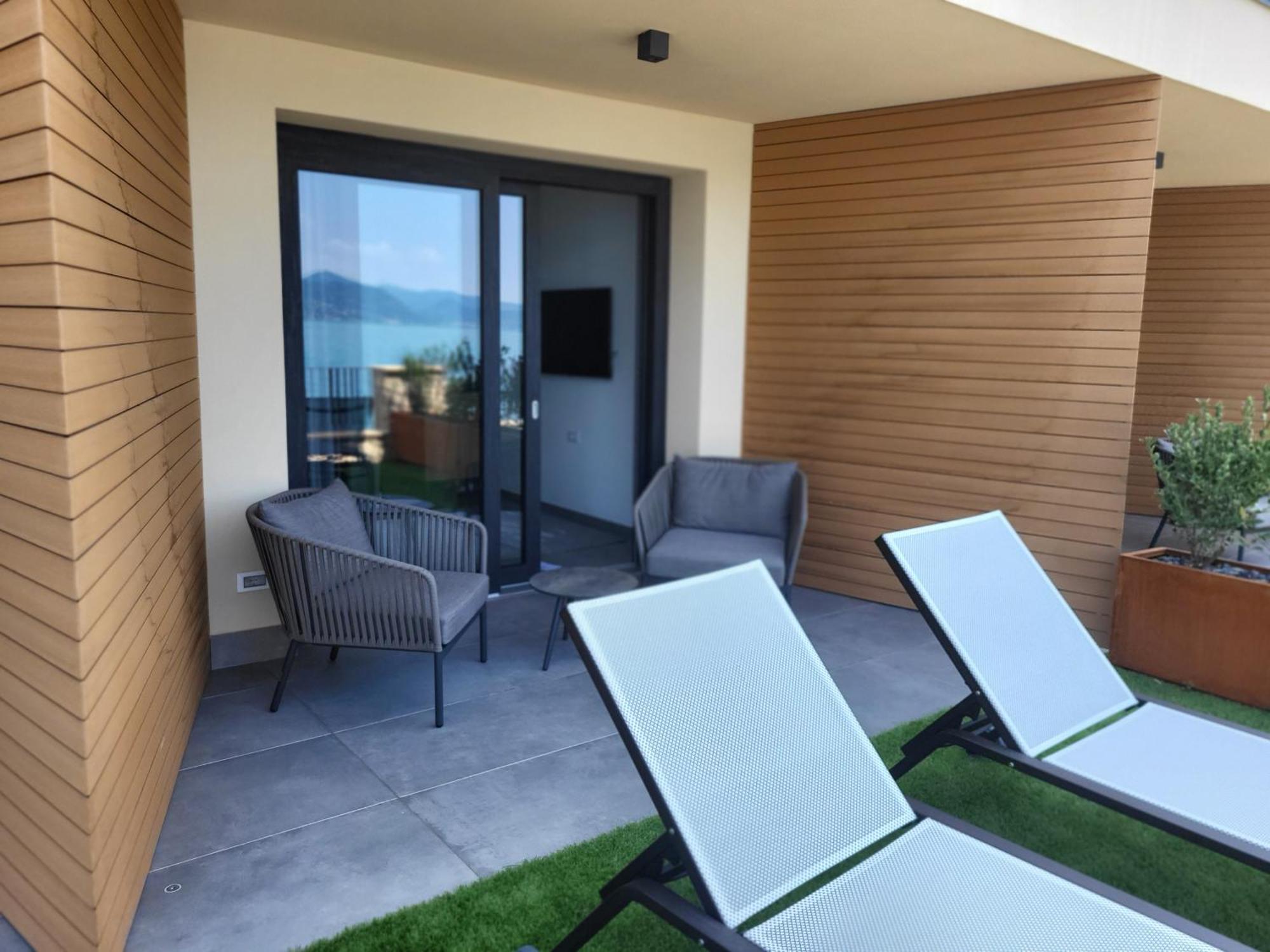 Attilio High Living Suites - Adults Only Torri Del Benaco Habitación foto